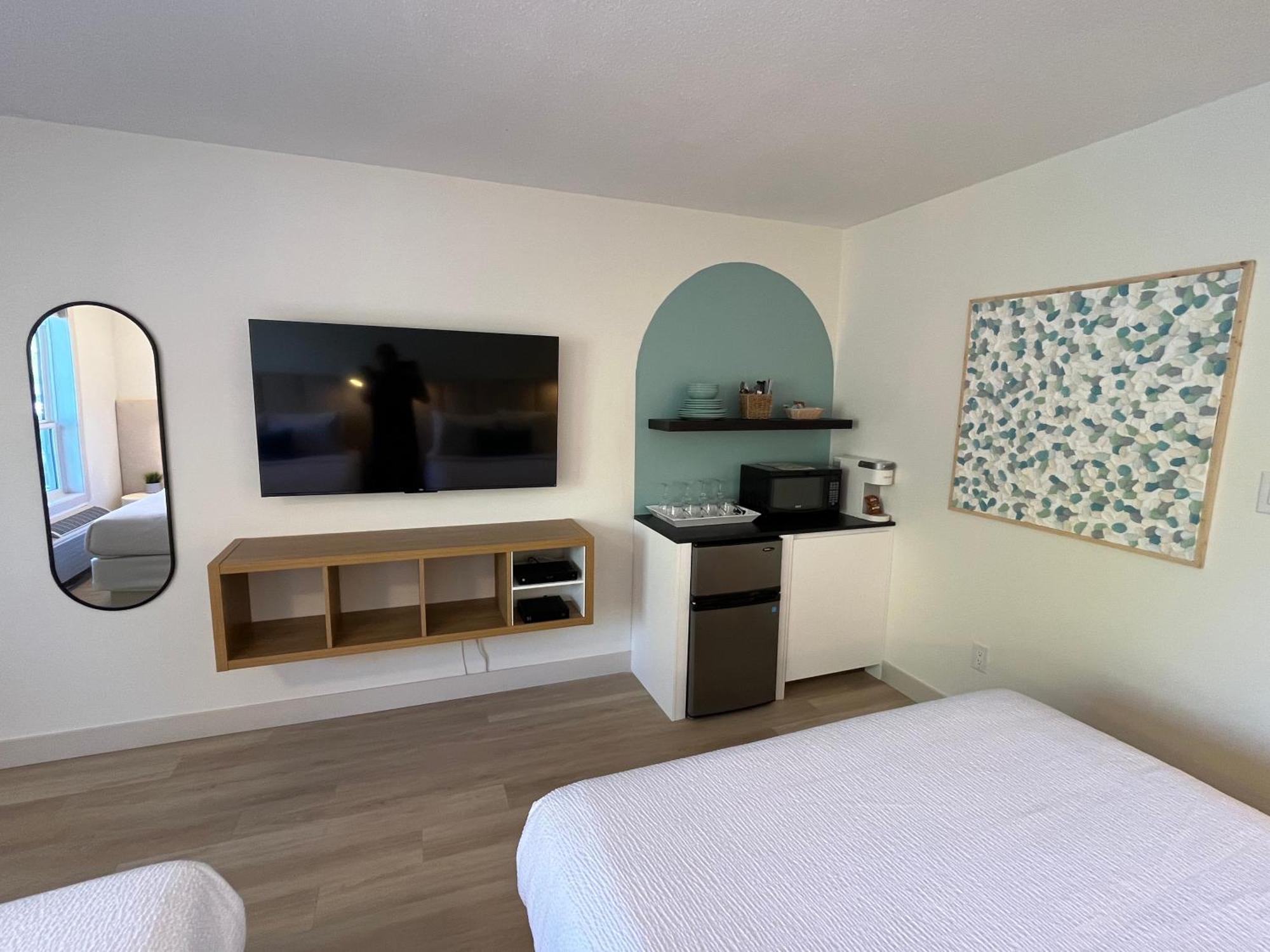 Lakeside Villa & Nordic Spa Penticton Exterior photo